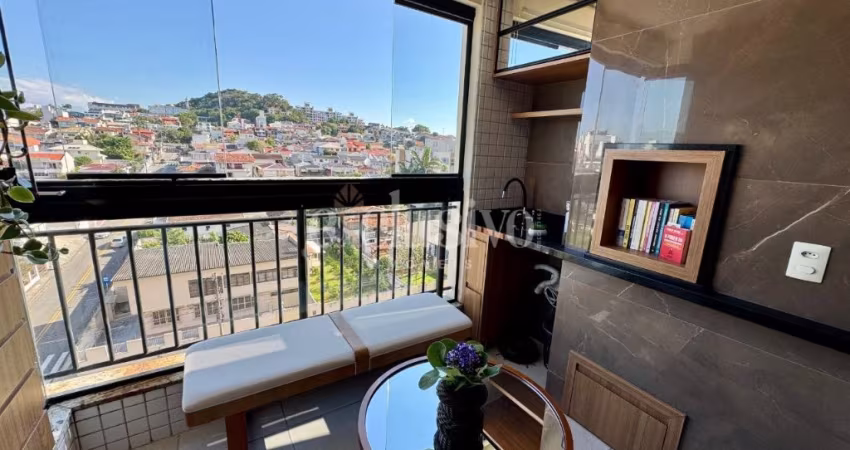 Apartamento 2 dormitórios em Coqueiros