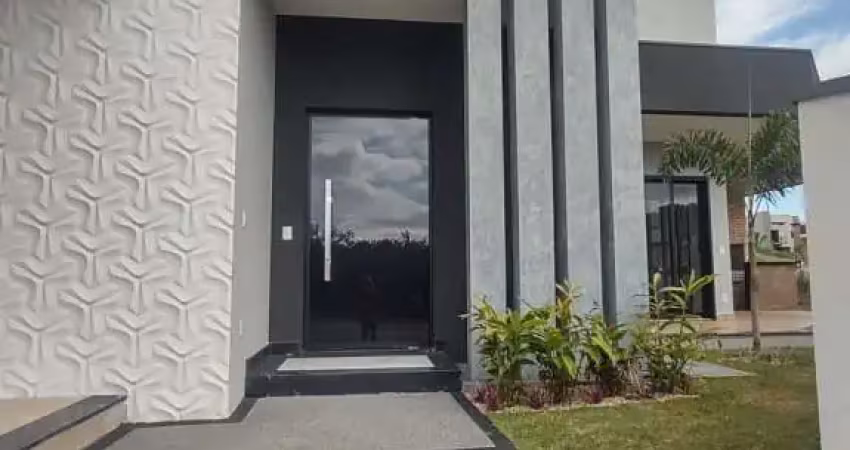 Casa terrea, nova, pronta para morar com 170 m² de área construída, 03 suítes, 02 vagas, amplo quintal  em condomínio fechado, na cidade de indaiatuba