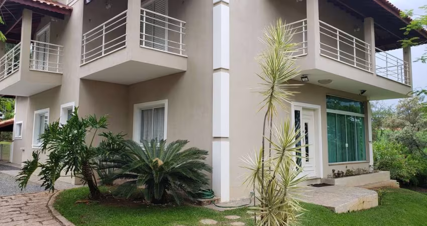 Chácara de luxo em condomínio no Recanto das Flores em Indaiatuba-SP: 6 quartos, 4 suítes, 3 salas, 8 banheiros, 4 vagas, 400m².