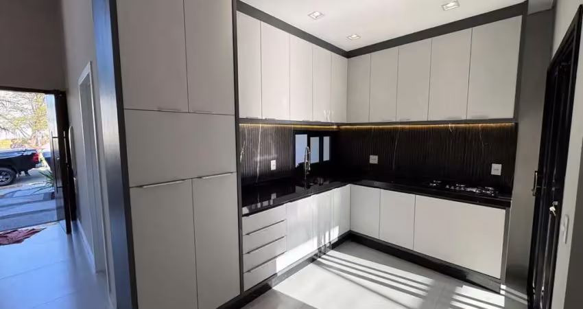 Venda de casa em condomínio de luxo no jardim mantova, indaiatuba-sp: 3 quartos, 1 suíte, 2 vagas - 139m²