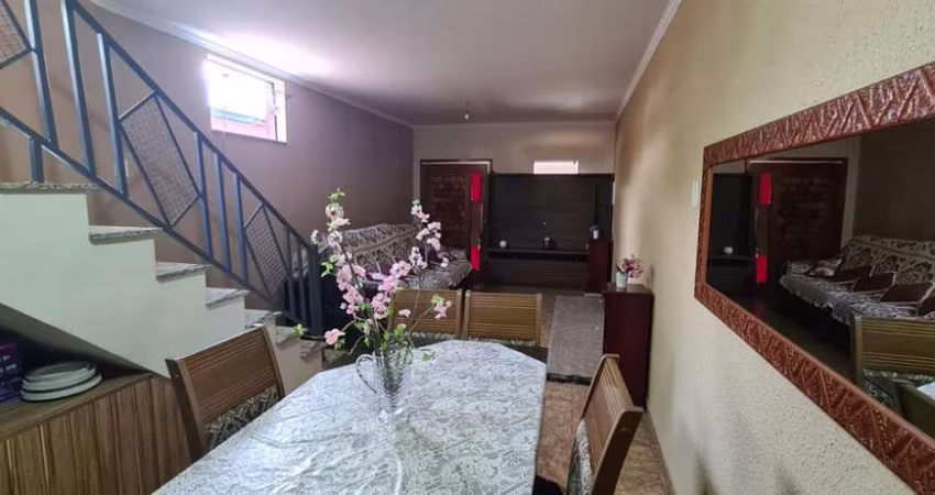 Sobrado para Venda em Taubaté, Parque São Luís, 3 dormitórios, 1 suíte, 2 banheiros, 2 vagas