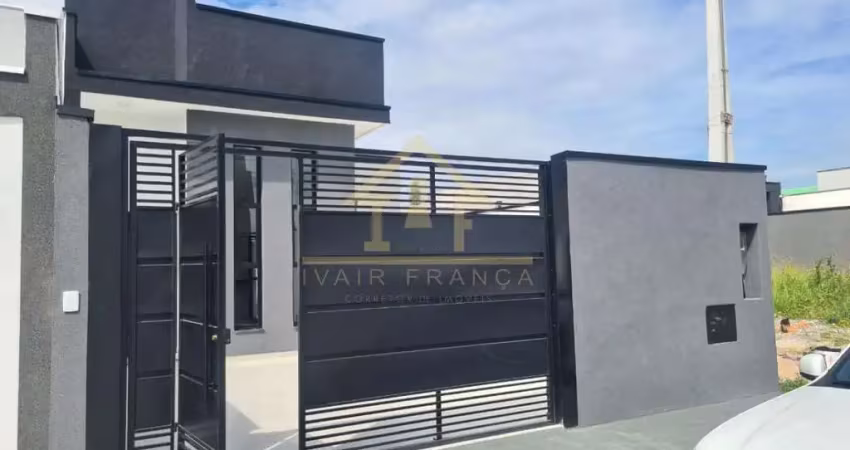 Casa para Venda em Caçapava, Loteamento Parque do Museu, 3 dormitórios, 1 suíte, 2 banheiros, 2 vagas