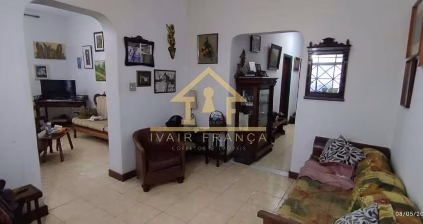 Casa para Venda em Taubaté, Vila Odete, 3 dormitórios, 3 suítes, 2 banheiros, 2 vagas