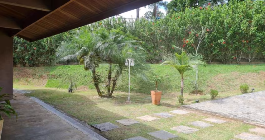Casa para Locação em Taubaté, Chácaras Cataguá, 3 dormitórios, 3 suítes, 2 banheiros, 4 vagas