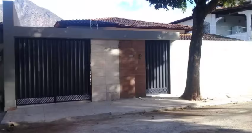 Linda casa pronta para morar na ilha – ampla, espaçosa e com ótima localização!