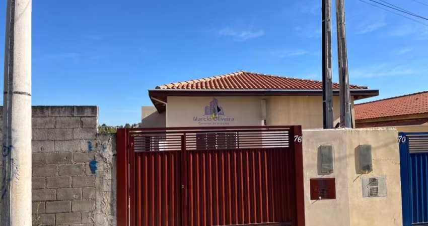 Casa à venda em Taubaté-SP, Parque Três Marias: 2 quartos, 1 sala, 2 vagas, 68,35 m² de área. Confira!