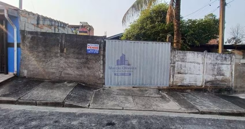 Casa à venda em Taubaté-SP, Jardim Canuto Borges - 3 quartos, 1 suíte, 110m², 4 vagas de garagem!