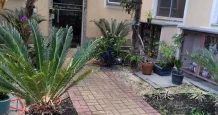 Lindo Apartamento Reformado a Venda .