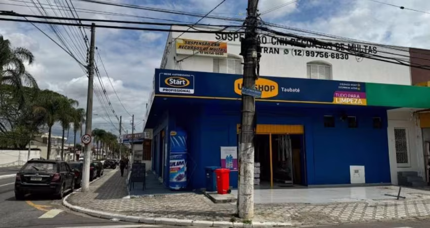 Ponto comercial à venda em Taubaté-SP, Jardim Maria Augusta: salão, banheiro, cozinha e mais dois apartamentos, área construída 533,18 m² de área.