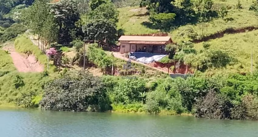 Espetacular sítio à venda em Redenção da Serra-SP! 3 quartos, 1 suíte, 2 salas, 1 banheiro, 2.000m² de área!