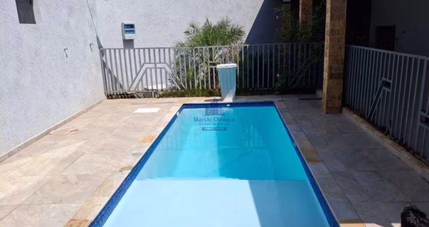 Imperdível casa à venda em Taubaté-SP, Alto do Cristo: 3 quartos, 1 suíte, 1 sala, 3 banheiros, 4 vagas de garagem, 342m²!
