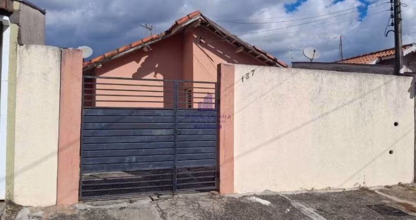 Maravilhosa casa à venda em Taubaté-SP, Vila dos Comerciários I: 2 quartos, 1 suíte, 1 sala, 2 banheiros, 2 vagas, 88m². Venha conferir!