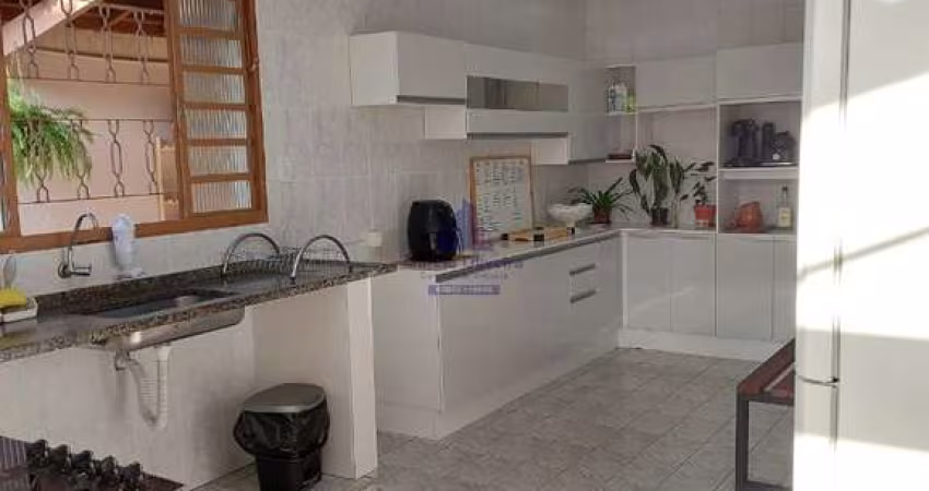Casa com 3 quartos à venda no Jardim Gurilândia, Taubaté 