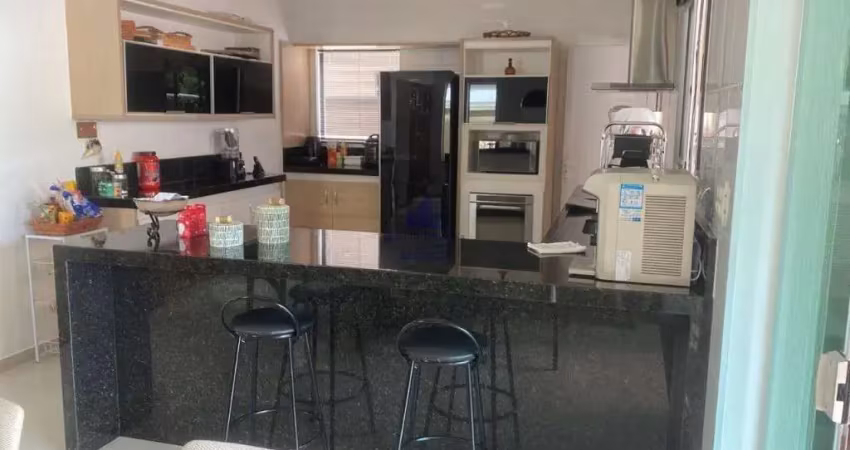 Casa de luxo em campos do conde 2, tremembé-sp: 4 quartos, 1 suíte, 3 salas, 2 vagas, 231,85 m² - venda ou locação!