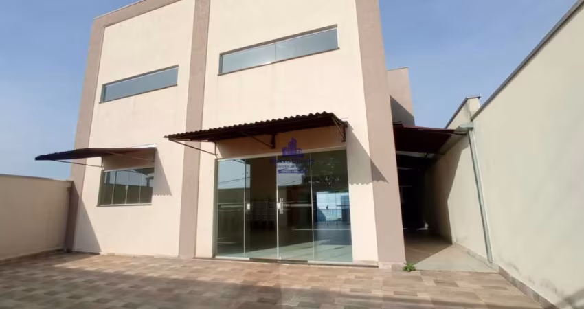 Salão comercial com 290m² à venda em Taubaté-SP, bairro Barreiro: 1 sala, 3 banheiros, 3 vagas de garagem!