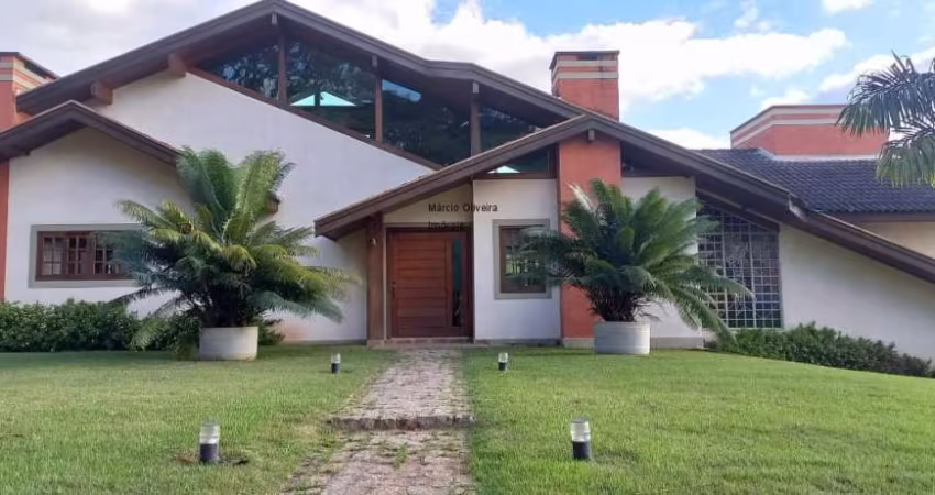 Casa com pomar no Condomínio Chácaras Cataguá