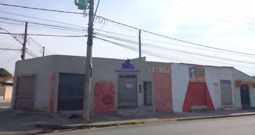 Esquina com casa residencial e cinco pontos comerciais no Cecap