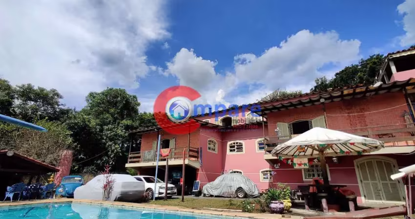 Belíssimo sobrado com terreno de 1400 m² com 2 suítes e 3 quartos à venda em condomíno fechado, san