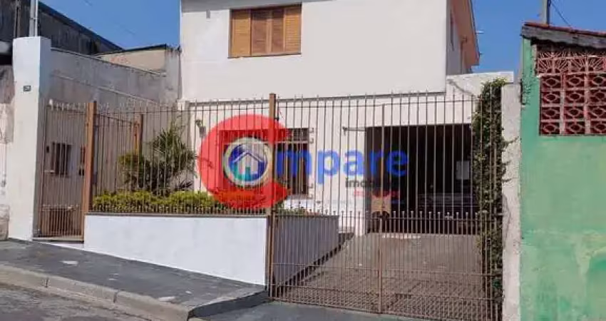 Excelente sobrado à venda, 200 metros de terreno, 262 metros de construção, 3 dormitórios, 1 suite,