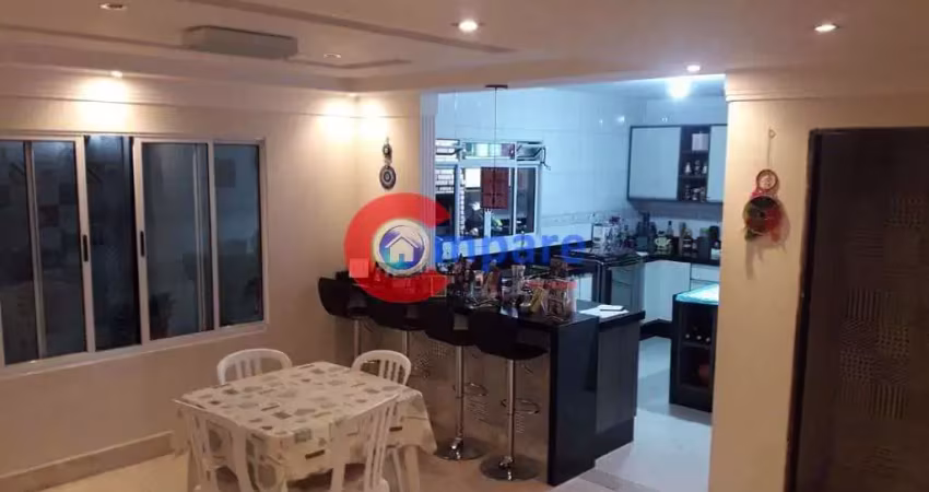 Sobrado em excelente estado de conservação, são 140 metros quadrados de área construída à venda, ja