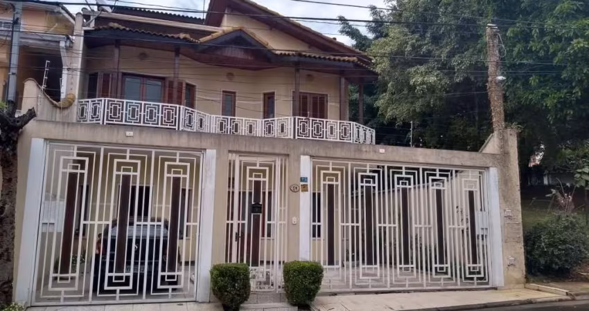 Excepcional sobrado à venda, com 3 dormitórios, 3 vagas de garagem e piscina, na região doJardim Sa
