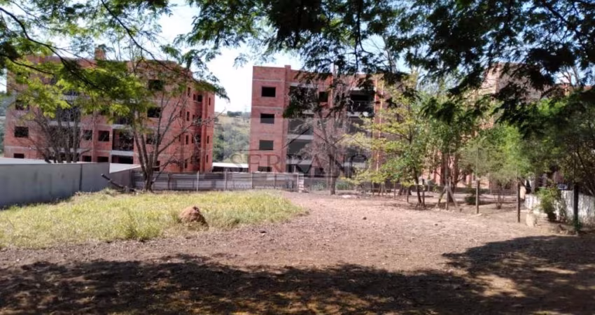 Terreno à venda em Vinhedo-SP, Vila Cascais: 960m² de área perfeitos para seu novo empreendimento!