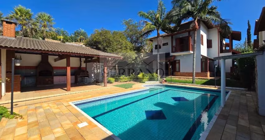 Casa de em condomínio no Bosque, Vinhedo-SP: 4 quartos, 4 suítes, 3 salas, 6 banheiros, 6 vagas, 400m². Venda ou locação!