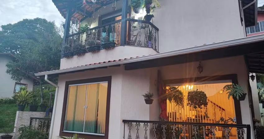Casa em Condomínio para Venda em Teresópolis, Vargem Grande, 4 dormitórios, 1 suíte, 2 banheiros, 2 vagas