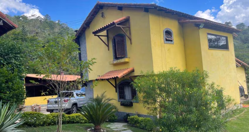 Sítio para Venda em Teresópolis, Granja Mafra, 3 dormitórios, 2 suítes, 3 banheiros, 2 vagas