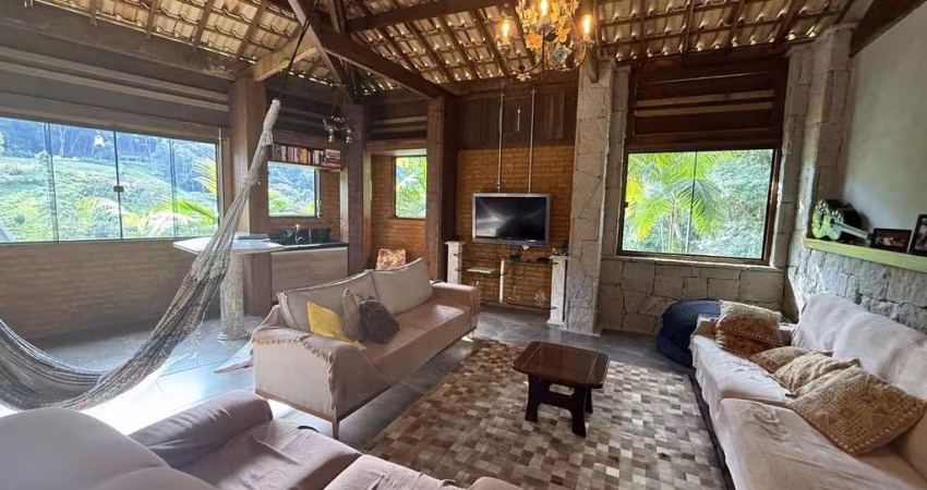 Casa para Venda, Albuquerque, 3 dormitórios, 1 suíte, 3 banheiros, 8 vagas