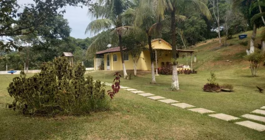 Sítio para Venda em Guapimirim, Vale das Pedrinhas, 1 dormitório, 1 banheiro