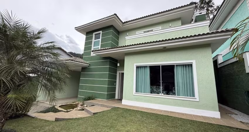 Casa para Venda em Teresópolis, Pimenteiras, 4 dormitórios, 1 suíte, 2 banheiros, 2 vagas