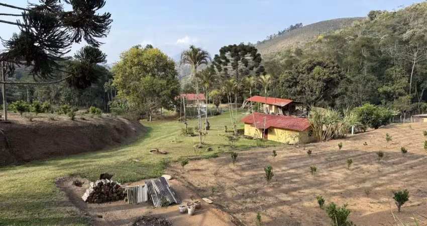 Sítio para venda em teresópolis, sebastiana, 3 dormitórios, 1 suíte, 2 banheiros, 2 vagas