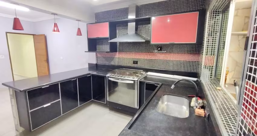 Casa - Sobrado Padrão, para Venda em Taboão da Serra/SP