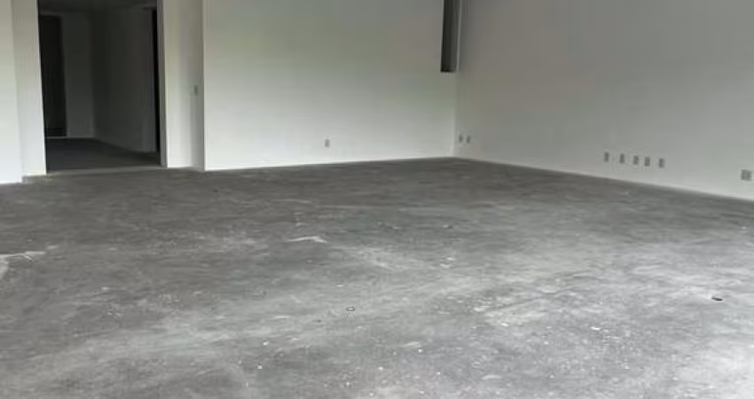 Apartamento - 805m2 com 4 D. No bairro Três Figueiras.
