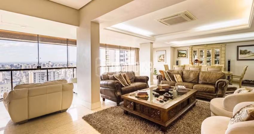 Cobertura - 461m² com 4 d e 4 suítes no Condomínio Maison Vercelli - Bela Vista.