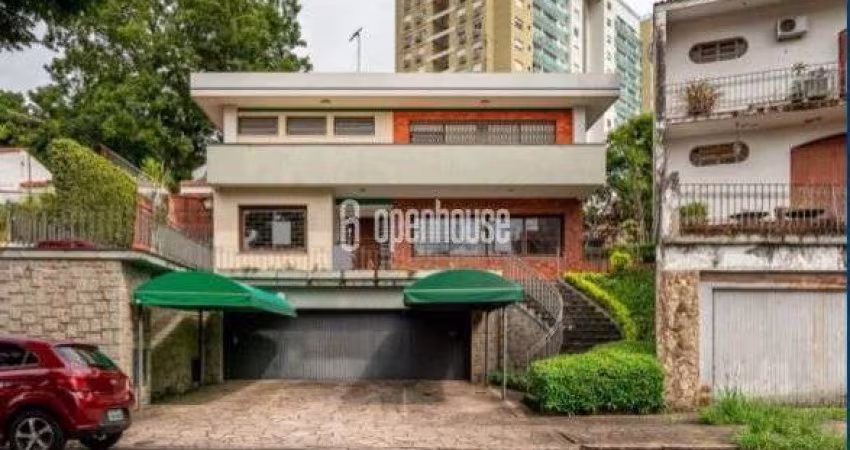 Casa com 4 Quartos- 2 banheiros- Moradia - Excelente -potencial para uma clínica