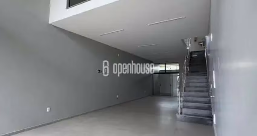 Loja com 115m²  com mezanino