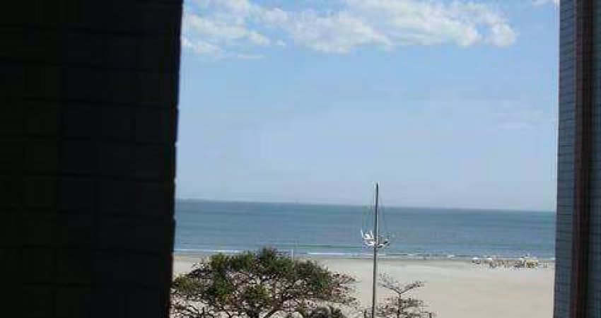 APARTAMENTO 1 DORMITÓRIO - 54 m² COM 2 BANHEIROS PRÉDIO FRENTE MAR