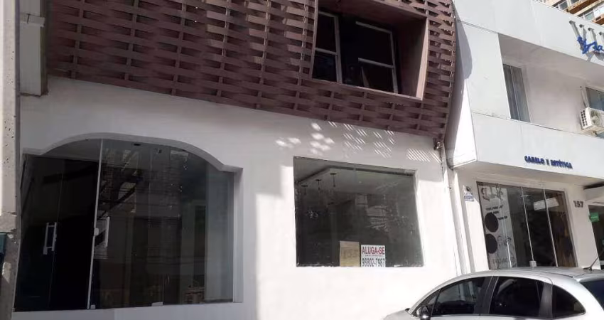 SOBRADO TIPO LOJA COMERCIAL COM VITRINE, AR CONDICIONADO, 2 VAGAS FRENTE