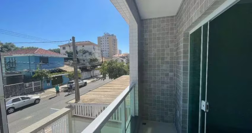 Casa sobreposta alta (nova) na aparecida, 3 quartos (1 suíte), 2 vagas