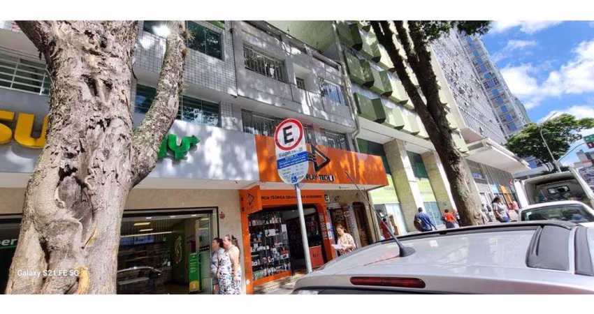 Aluguel de sala comercial com 152m2 no Centro!
