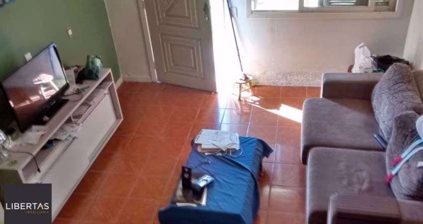 Casa 03 dormitórios e 2 vagas, no bairro Restinga, em Porto Alegre!