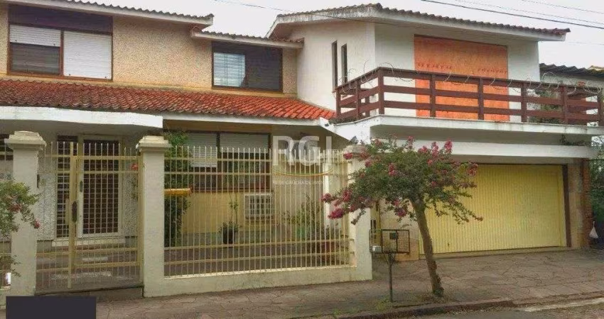 Casa para Venda - 340m², 4 dormitórios, sendo 2 suites, 3 vagas - Jardim Lindóia