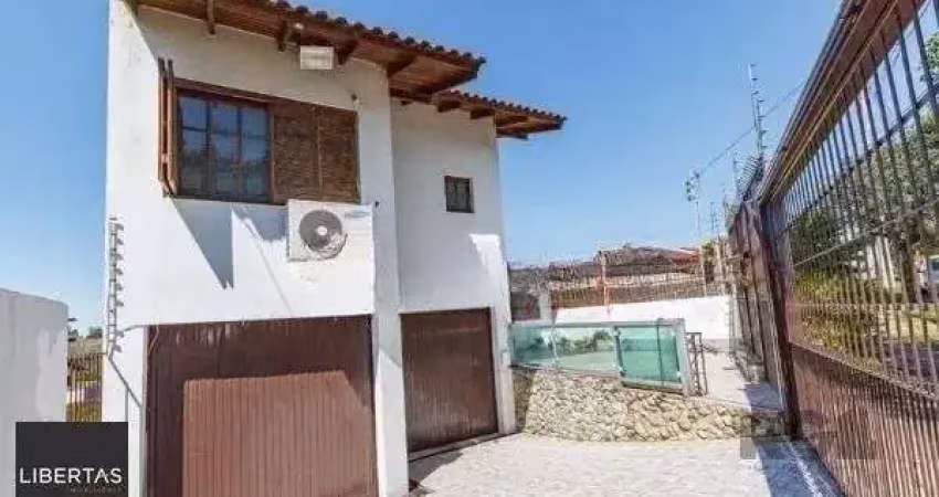 Casa de 4 dormitórios 4 vagas pátio com piscina no Parque Santa Fé