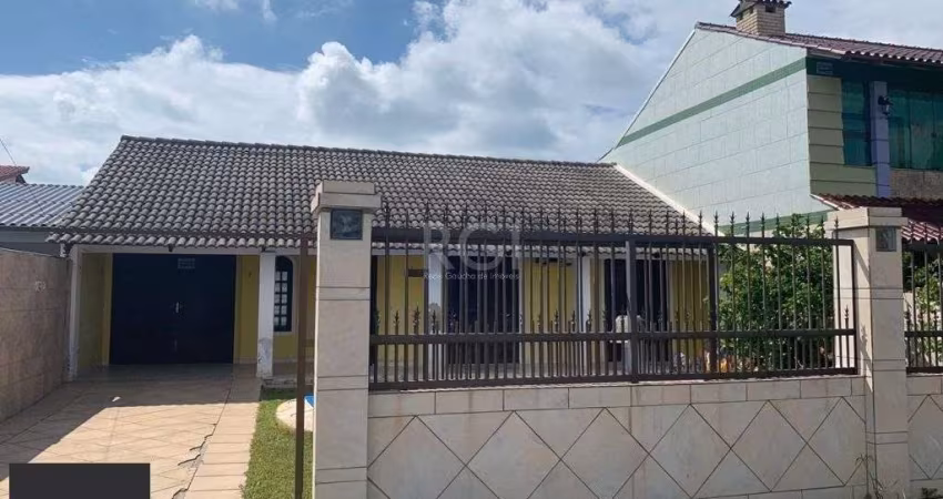 Casa para Venda - 179m², 4 dormitórios, sendo 1 suites, 3 vagas - Centro