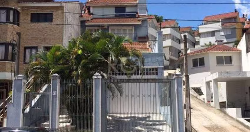 Casa para Venda - 324m², 5 dormitórios, sendo 1 suites, 3 vagas - Jardim Isabel