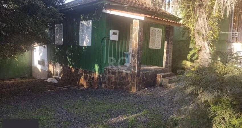 Casa para Venda - 260m², 4 dormitórios, sendo 1 suites, 8 vagas - Cristo Redento