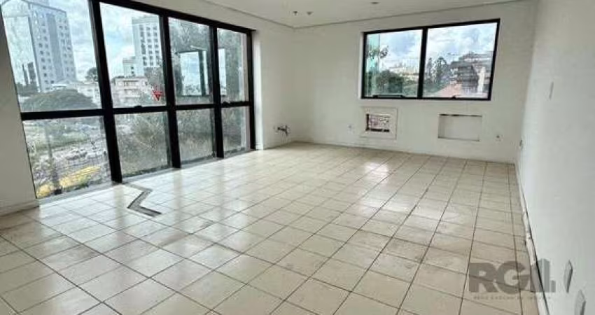 Sala comercial no bairro Auxiliadora desocupada