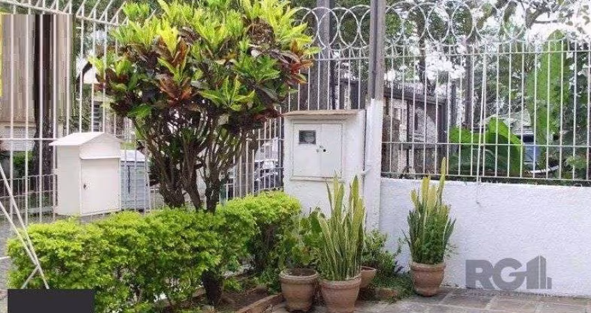 Casa sobrado no bairro São João de 3 dormitórios e 2 vagas